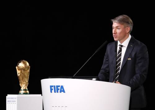 Il doppio gioco della Fifa. Tra Russia, diritti umani e il mondiale biennale