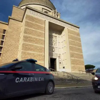 "Come sei bona". Poi l'incubo: 15enne stuprata in strada