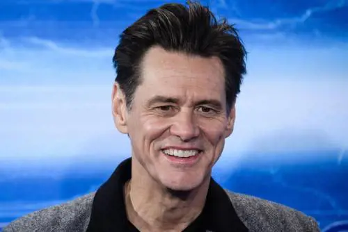 "Ne ho abbastanza...". E Jim Carrey si ritira