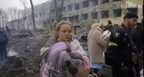 Screenshot da video - The Guardian