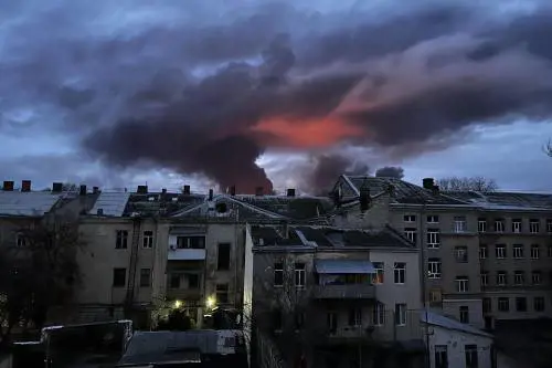 "Fermare le importazioni": la mossa di Berlino sul petrolio russo | La diretta