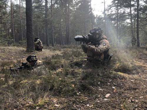 Al fronte coi militari italiani: in prima linea lungo la cortina di ferro