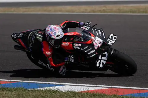 MotoGP, Espargaro trionfa a Silverstone: beffato Bagnaia all'ultimo giro