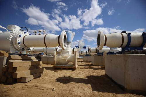 Gas, l'Algeria batte cassa e vuole alzare i prezzi. L'Italia per ora si salva