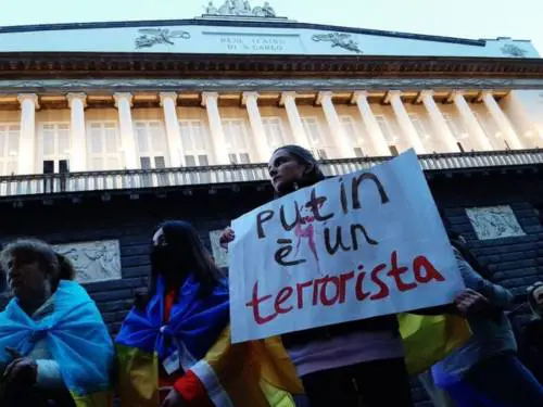 "Putin terrorista": bagarre a teatro durante lo spettacolo con russi e ucraini