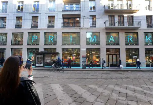 Apre il primo Primark. Moda a basso costo, ma attenta al "green"