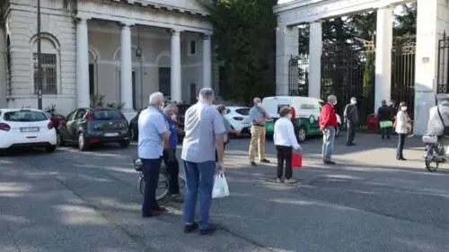 Violentata in un cimitero da un nigeriano che era già stato in carcere per stupro