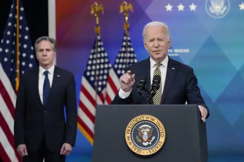 Carlson: i democratici hanno deciso di sostituire Biden