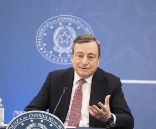 Draghi: "Volete la pace o i condizionatori accesi?"