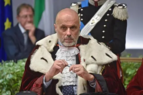 Svolta in Procura a Milano. Il capo non è rosso ma Viola