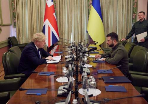 Johnson a sorpresa a Kiev, incontro con Zelensky | La diretta