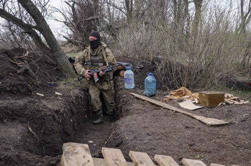 Donetsk aspetta l'attacco finale "Viviamo nascosti sotto terra"