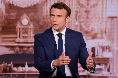 Macron a caccia del bis ma Le Pen ora fa paura. E anche Bruxelles trema