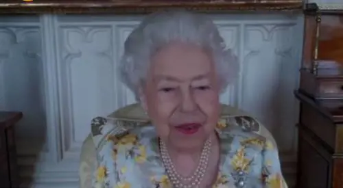 La regina Elisabetta ammette: “Il Covid ti lascia esausta” 