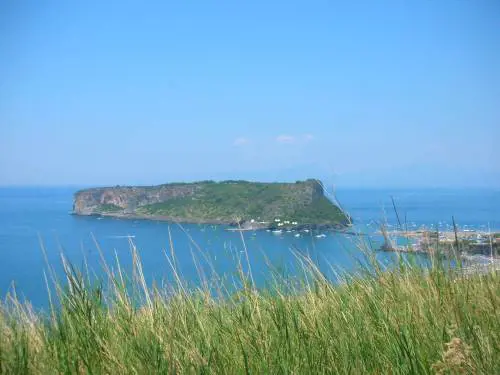 L'isola di Dino, a Praia a Mare, nell'Alto Tirreno cosentino