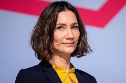 Lascia la ministra in ferie con l'alluvione