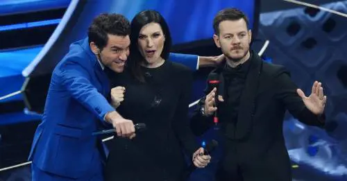 "Vogliono farci litigare": il duro sfogo della Pausini
