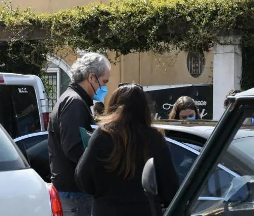 Simona Ventura, breve vacanza a Ischia con il compagno