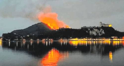 Il miracolo della chiesa che è rimasta intatta nell'incendio di Angera