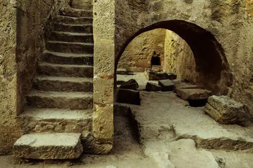 Saglietto, Ruscigni e l'archeologia che scava nel mito