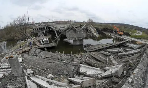 Fronte di 480 km con 78 battaglioni. La fretta dei russi: piegare il Donbass