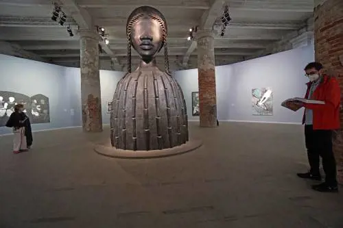 Arte globale e "in rosa". In mostra il mondo fluido