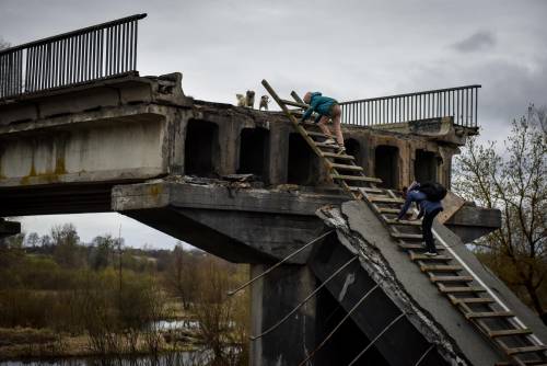 Mosca: "Presa Mariupol". Ma 2 mila ucraini resistono nell'acciaieria