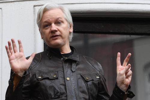 Su Assange Londra cede "Estradizione negli Usa"