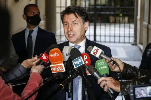 Salario minimo, Conte minaccia: "Potrei incatenarmi..."