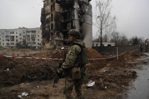 "Arrivate le armi richieste": prende forma il contrattacco di Kiev | La diretta 