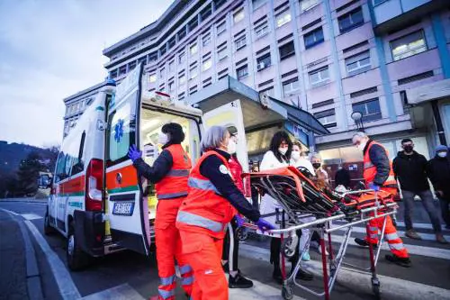 La svolta sul Covid: stop ai bollettini. E i medici No Vax tornano in ospedale