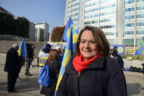 "Taglio ai militari? Vanno sostituiti con i poliziotti"