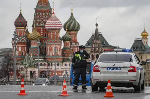 Putin "cancella" l'Ucraina a Mosca: "Ora sarà l'hotel Novorossiya" 