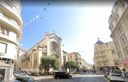 "Uccidere Macron". E accoltella due religiosi in una chiesa di Nizza