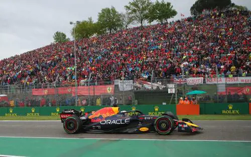 "Sforato il Budget Cap". La Fia conferma l'infrazione di Red Bull e Aston Martin