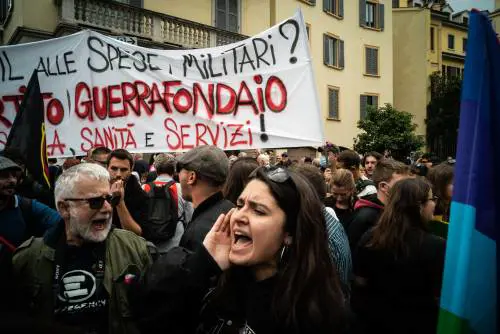 Assalto alla Brigata Ebraica. E al Pd: "È guerrafondaio"