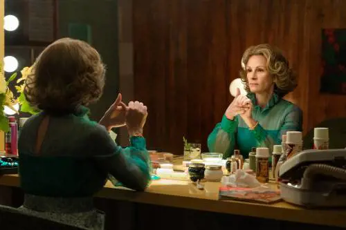 Gaslit, la serie con Julia Roberts che "rilegge" lo scandalo Watergate 