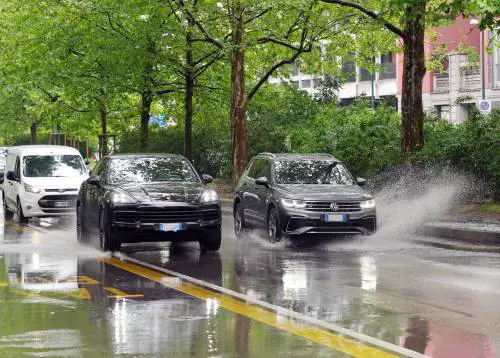 Ma la Milano "green" si allaga per un temporale