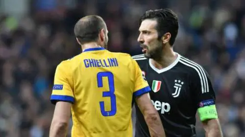 Buffon & Chiellini, l'Italia chiude le "scuole"