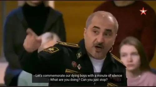 "Stanno uccidendo la bestia fascista". E il conduttore censura l'ufficiale