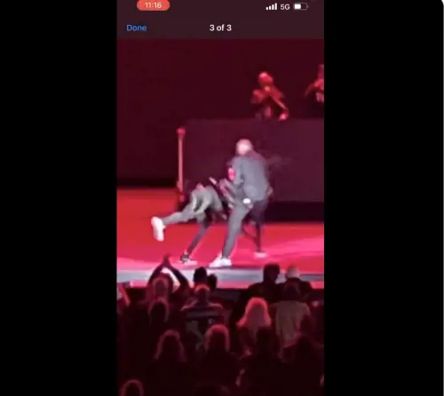 Dave Chappelle aggredito sul palco: l'ultimo attacco al comico "scorretto"