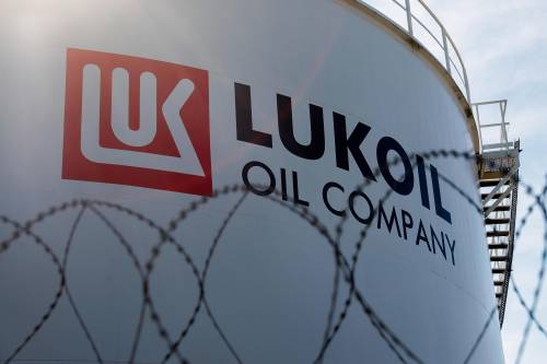 Lukoil, ok al salvataggio della raffineria. Meloni: "Tutelati 10mila posti di lavoro"