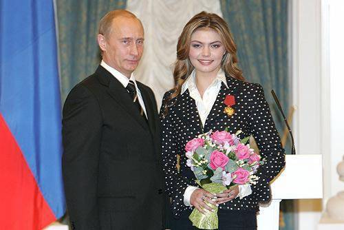 Le donne di Putin nel mirino: cosa è successo ad Alina e all'ex moglie