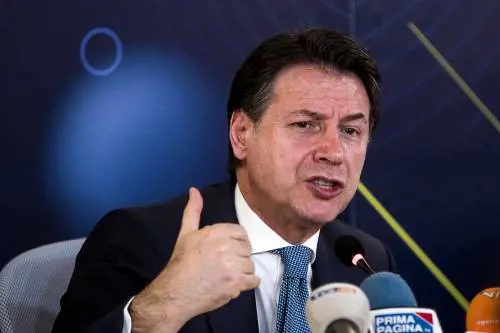 “L’Europa non si identifichi nella Nato”: Conte ora detta l'agenda a Draghi