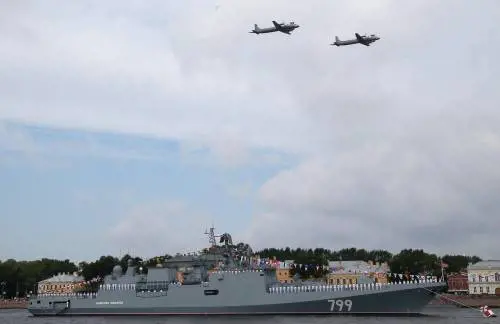 "Admiral Makarov a fuoco" l'esultanza degli ucraini. Ma Mosca nega l'attacco