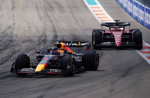 Verstappen vince a Miami davanti a Leclerc e Sainz