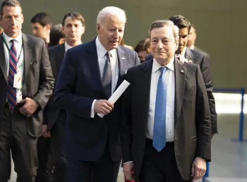 Oggi Draghi alla Casa Bianca. Pontiere tra Biden e Macron
