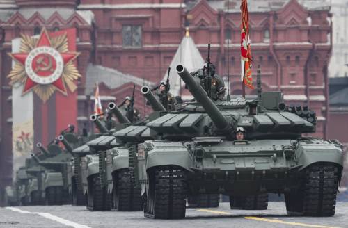 Armata e missili Iskander: ecco le armi alla parata di Putin