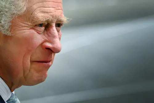 Il principe Carlo attacca il premier Johnson: "Sconcertante deportare migranti in Ruanda"