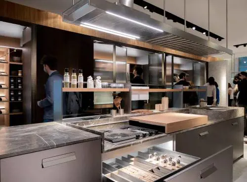 Eurocucina, stile smart con aree polifunzionali e elettrodomestici tech